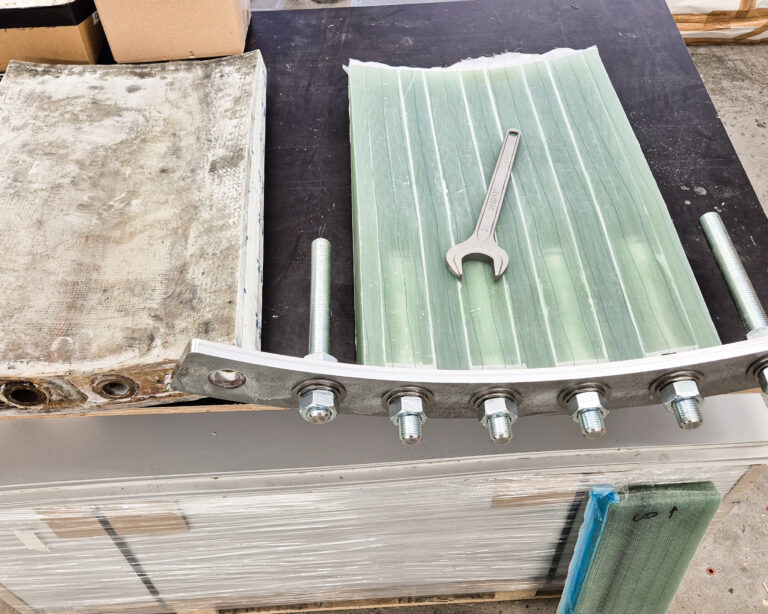 Assembling a prefabricated part with a template